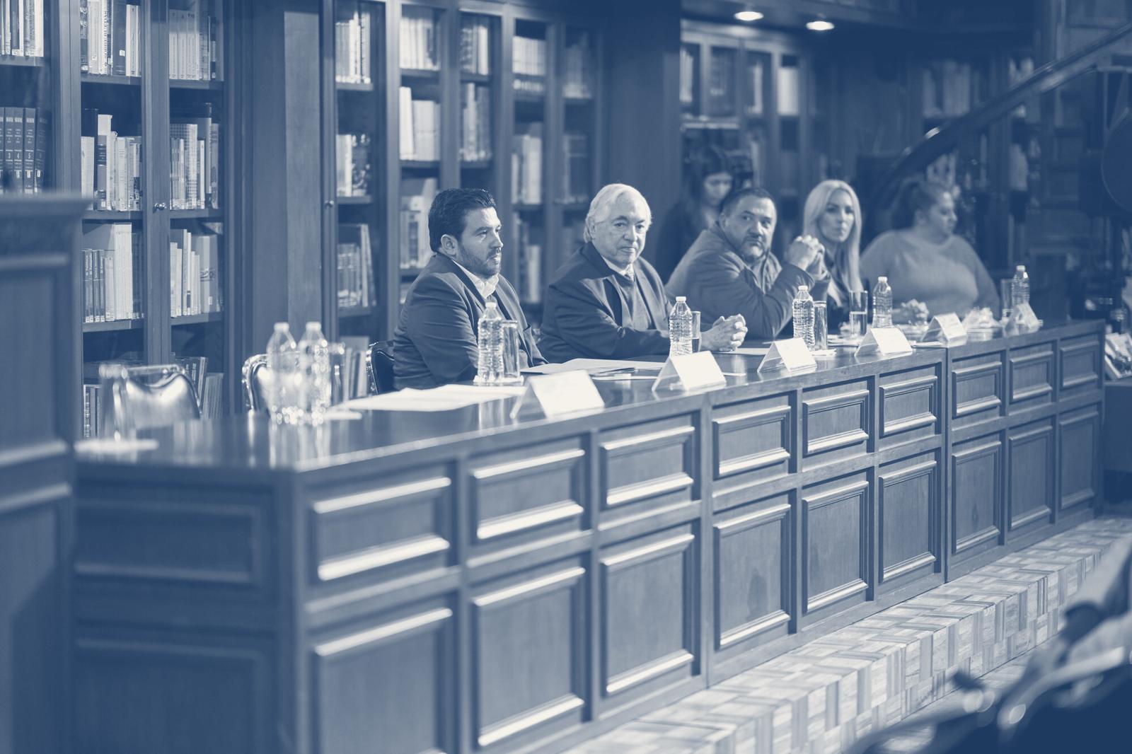 Presídium de la premiación de Tu Cuento Cuenta en la biblioteca de la Fundación Miguel Alemán